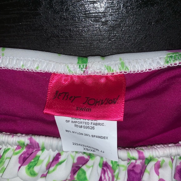 Bikini - Picture 2 of 4